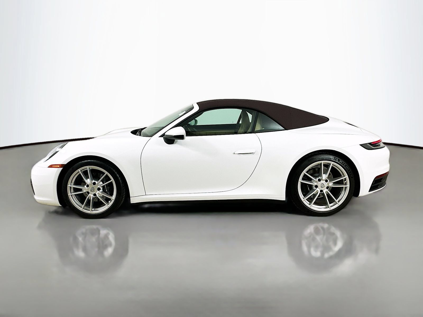 Used 2024 Porsche 911 Carrera RWD image 8