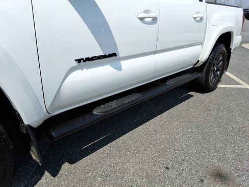 Used 2021 Toyota Tacoma SR5 w/ Technology Package image 11