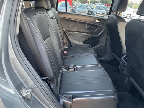 Used 2022 Volkswagen Tiguan SE AWD/4WD image 13