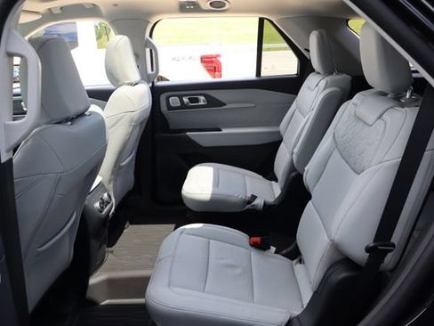 New 2026 Ford Explorer Platinum w/ LUX Leather Package AWD/4WD image 28