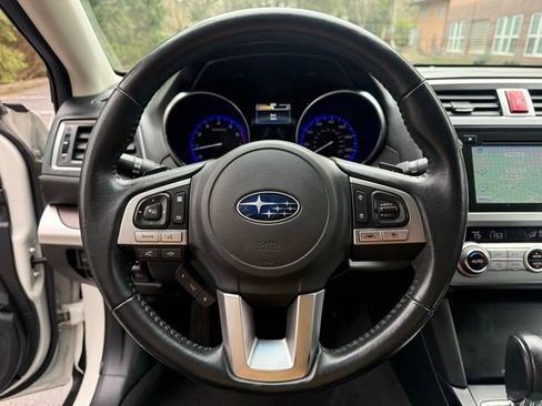 Used 2016 Subaru Outback 2.5i Limited image 9