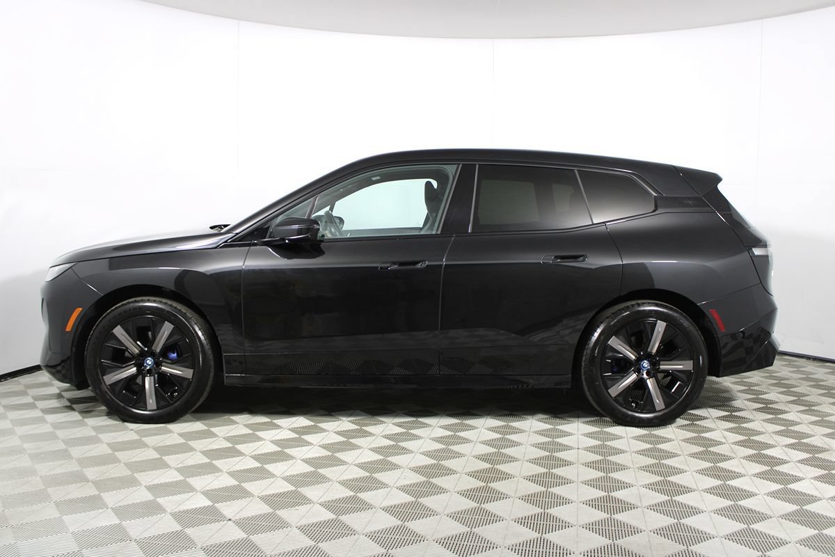 Used 2023 BMW iX xDrive50 w/ Sport Package AWD/4WD image 38