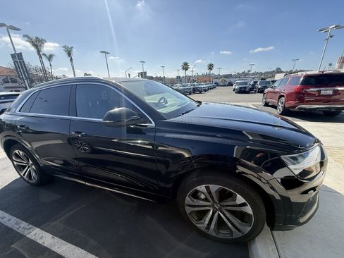 Used 2019 Audi Q8 Prestige w/ Towing Package image 3