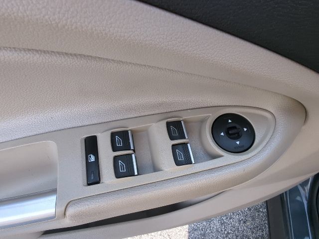 Used 2019 Ford Escape SE FWD image 13