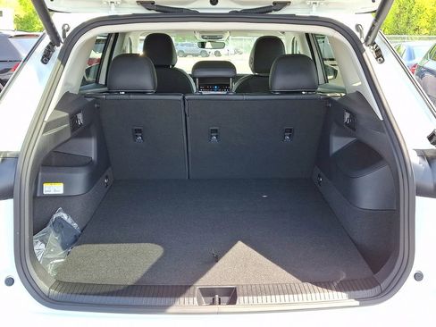 Certified 2025 Volkswagen Tiguan SE AWD/4WD image 27