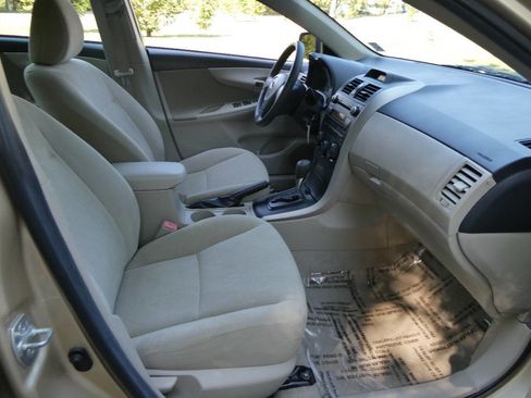 Used 2012 Toyota Corolla LE image 20