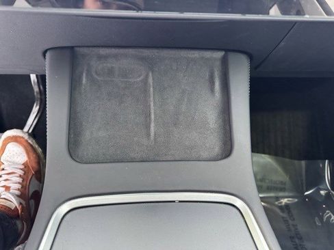 Used 2025 Tesla Model Y Long Range image 16