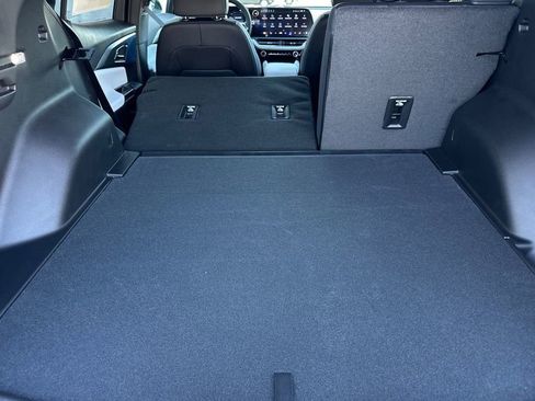New 2026 Chevrolet Equinox EV LT FWD image 19