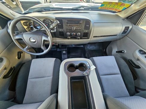 Used 2009 Chevrolet Silverado 2500 W/T AWD/4WD image 18