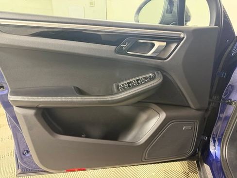 Used 2023 Porsche Macan Turbo AWD/4WD image 18