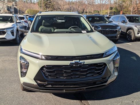 New 2026 Chevrolet Trax ACTIV w/ Driver Confidence Package image 2