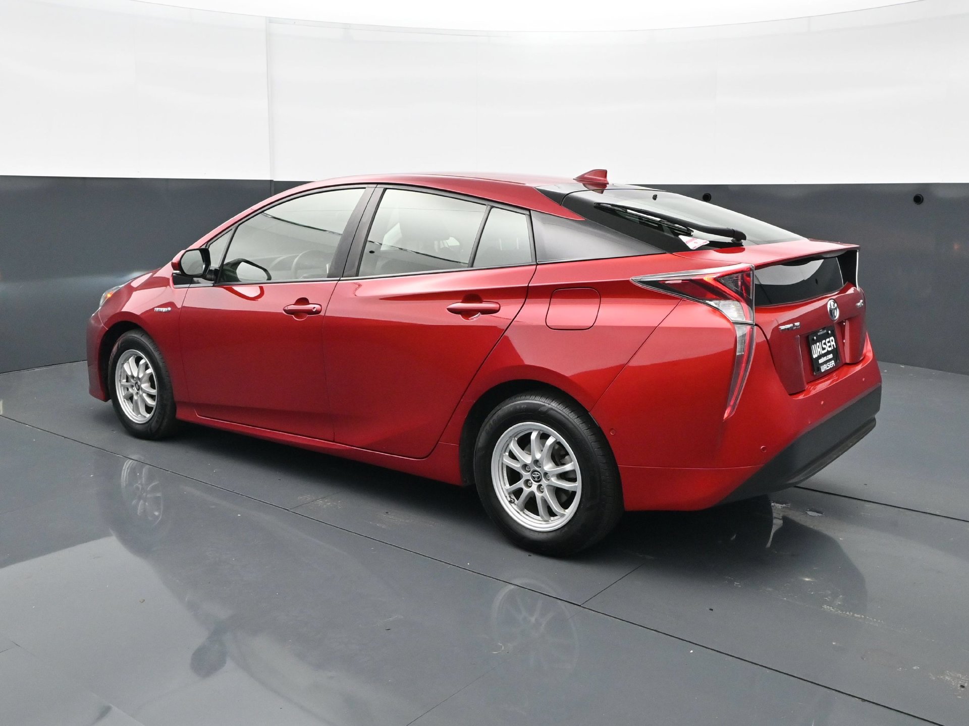 Used 2018 Toyota Prius Two w/ Prius Two Safety Plus Package FWD image 4