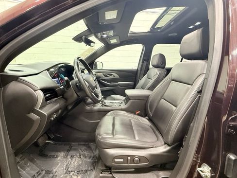 Used 2023 Chevrolet Traverse LT w/ LT Premium Package AWD/4WD image 27