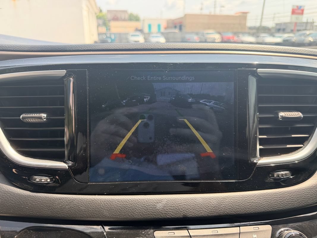 Used 2017 Chrysler Pacifica Touring-L Plus FWD image 19