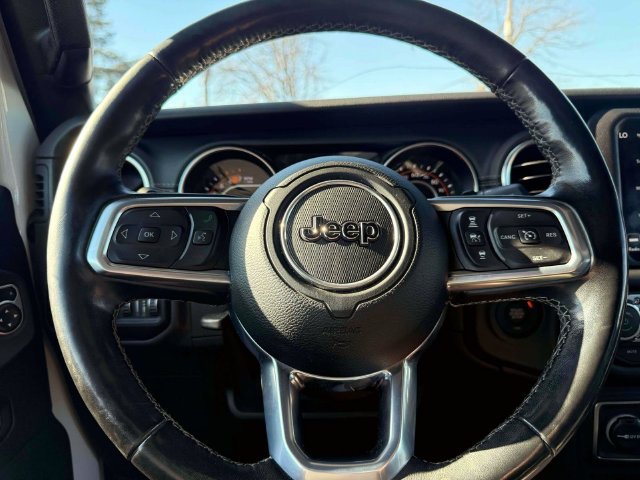 Used 2019 Jeep Wrangler Unlimited Sahara AWD/4WD image 21
