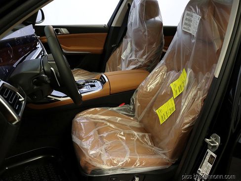 Used 2026 BMW X7 xDrive40i image 10