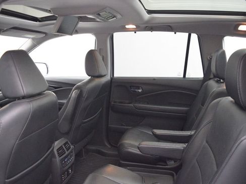 Used 2018 Honda Pilot Elite image 12