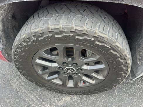 Used 2024 Toyota Sequoia Platinum AWD/4WD image 11