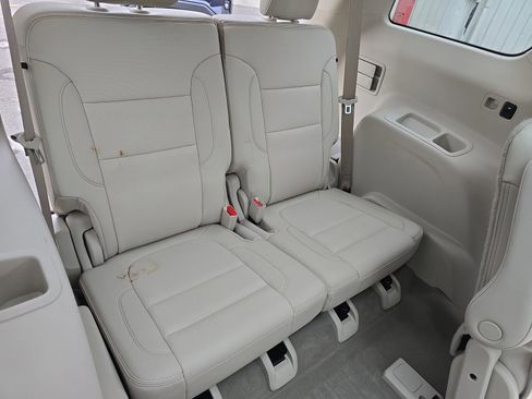 Used 2021 GMC Acadia Denali w/ Denali Technology Package image 16