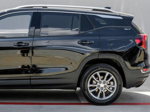 Used 2023 GMC Terrain SLT AWD/4WD image 18