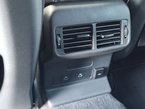 New 2026 Land Rover Range Rover Velar Dynamic SE image 31