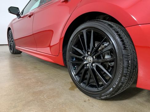 Used 2022 Toyota Camry XSE image 15