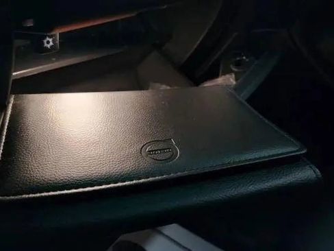 Used 2018 Volvo XC90 T5 Momentum w/ Convenience Package image 36