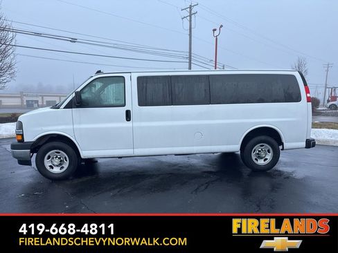 Used 2024 Chevrolet Express 3500 LT w/ LT Preferred Equipment Group image 33