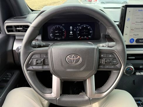 Used 2024 Toyota Tacoma TRD Sport image 16