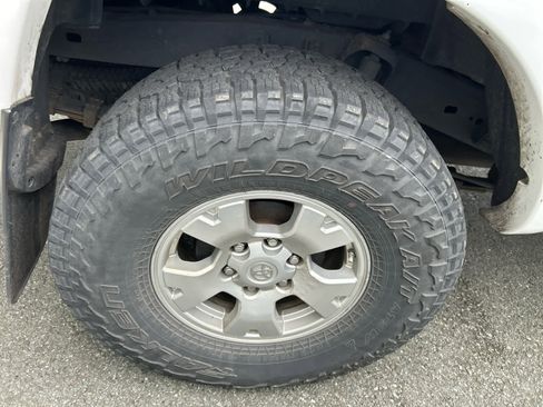 Used 2013 Toyota Tacoma 4x4 Double Cab w/ TRD Sport Pkg image 5