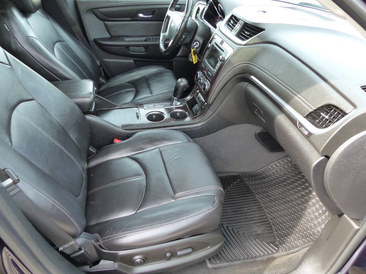 Used 2017 Chevrolet Traverse LT AWD/4WD image 28