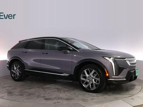 Used 2025 Cadillac Optiq Luxury 1 AWD/4WD image 14