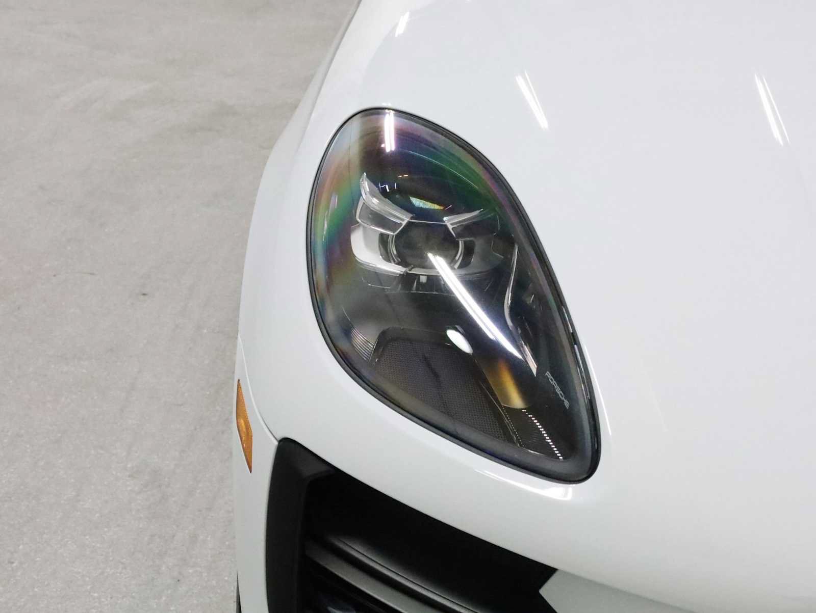 Used 2020 Porsche Macan AWD/4WD image 15
