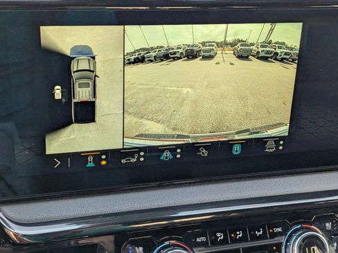 Used 2022 GMC Sierra 1500 AT4 w/ Technology Package image 24