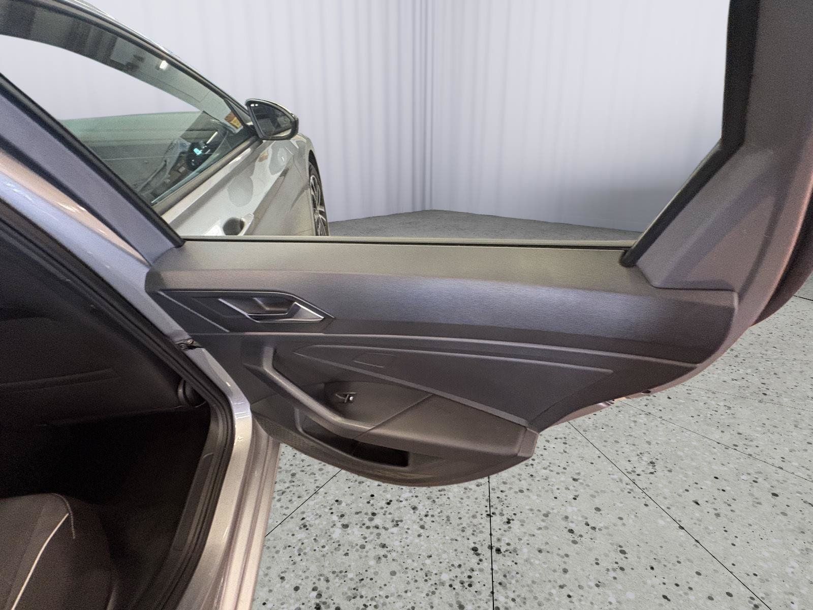 Used 2025 Volkswagen Jetta Sport FWD image 14