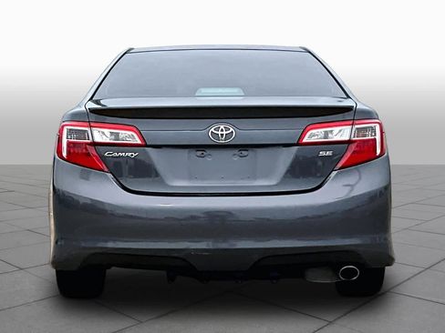 Used 2012 Toyota Camry SE FWD image 4