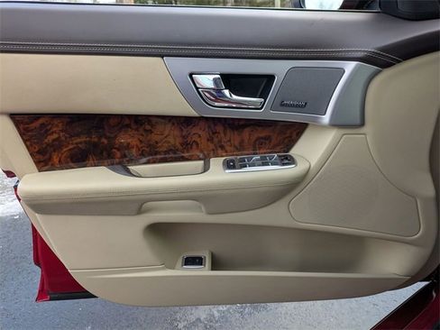 Used 2015 Jaguar XF Portfolio image 10