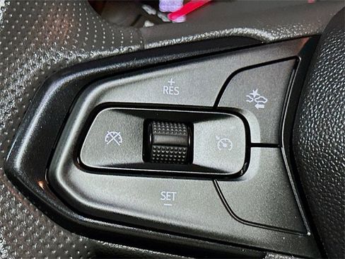 Used 2024 Chevrolet Trax LS w/ LS Convenience Package image 34