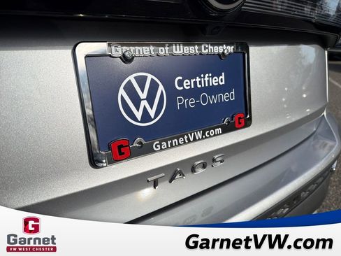 Certified 2025 Volkswagen Taos SE image 43