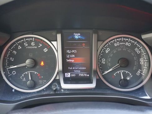 Used 2021 Toyota Tacoma SR5 RWD image 13