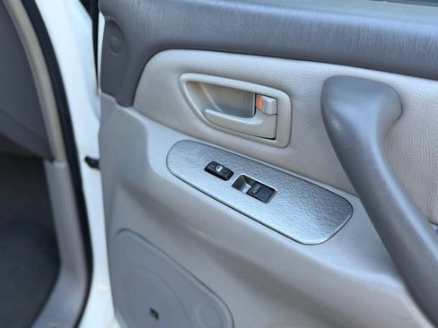 Used 2004 Toyota Sequoia Limited RWD image 64