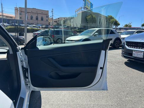 Used 2020 Tesla Model 3 Long Range AWD/4WD image 31
