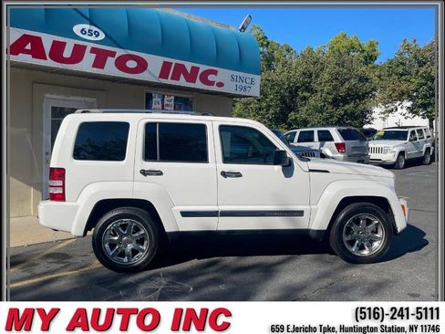Used 2012 Jeep Liberty Limited w/ Tire & Wheel Group image 3