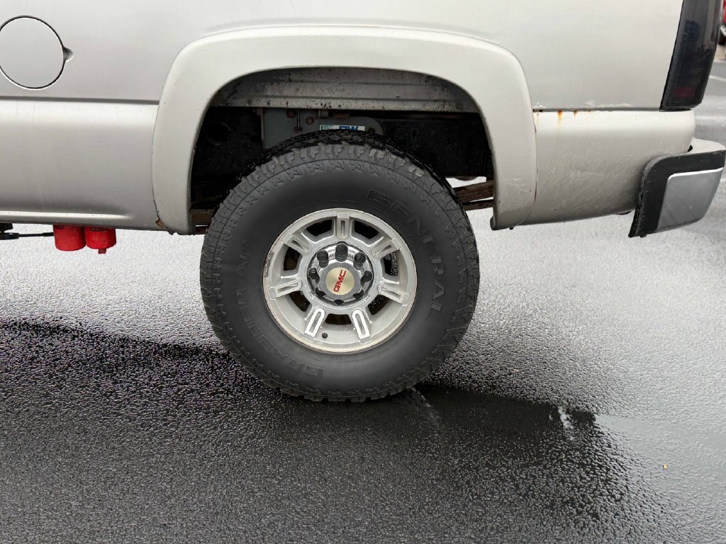 Used 2005 GMC Sierra 2500 SLT w/ Heavy-Duty Power Package AWD/4WD image 10