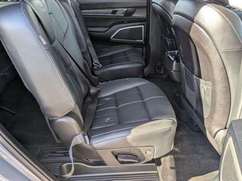 Used 2023 Kia Telluride EX w/ EX Captain's Chair Package image 33