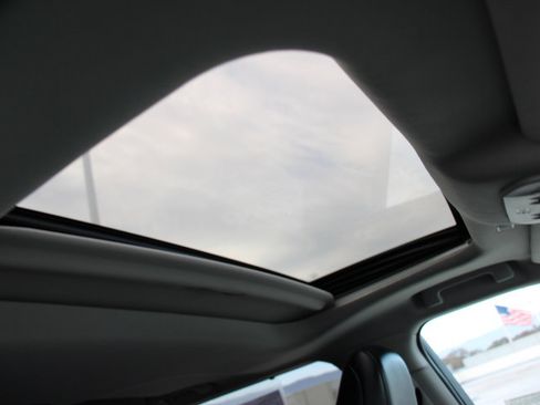 Used 2022 Toyota Highlander XLE image 23