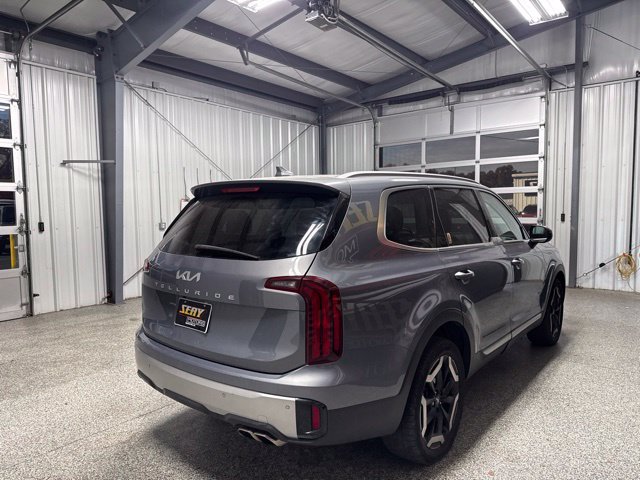 Used 2023 Kia Telluride S FWD image 14