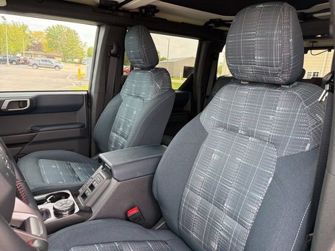 Used 2025 Ford Bronco Heritage Edition AWD/4WD image 12