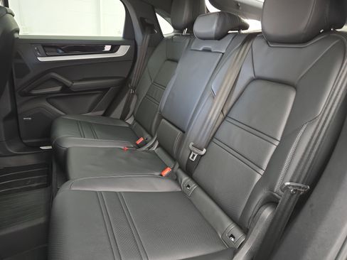 Used 2024 Porsche Cayenne S image 14