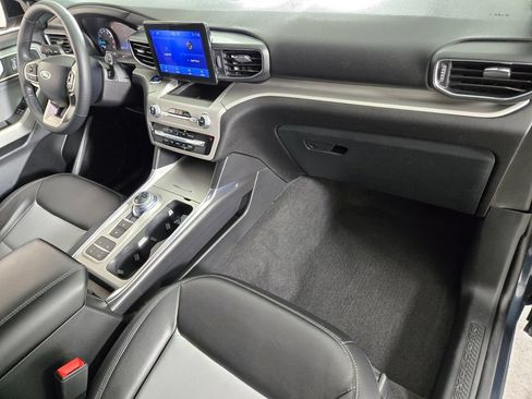 Used 2023 Ford Explorer XLT w/ Equipment Group 202A RWD image 23